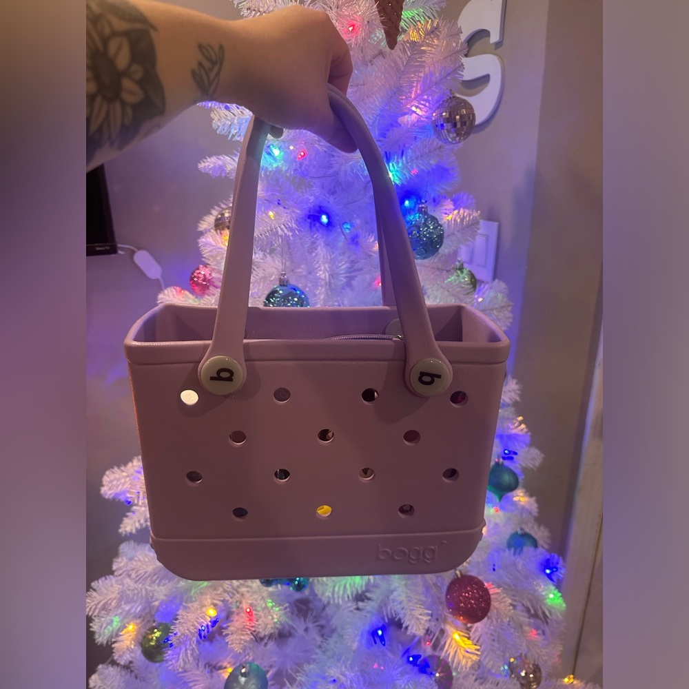 Lilac bitty Bogg bag, used once, like brand new with small insert
